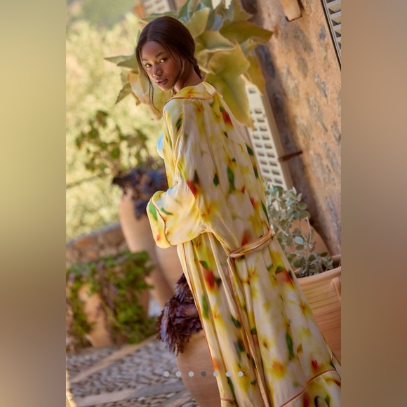 Colorful Floral Robe - Picture 3 of 4